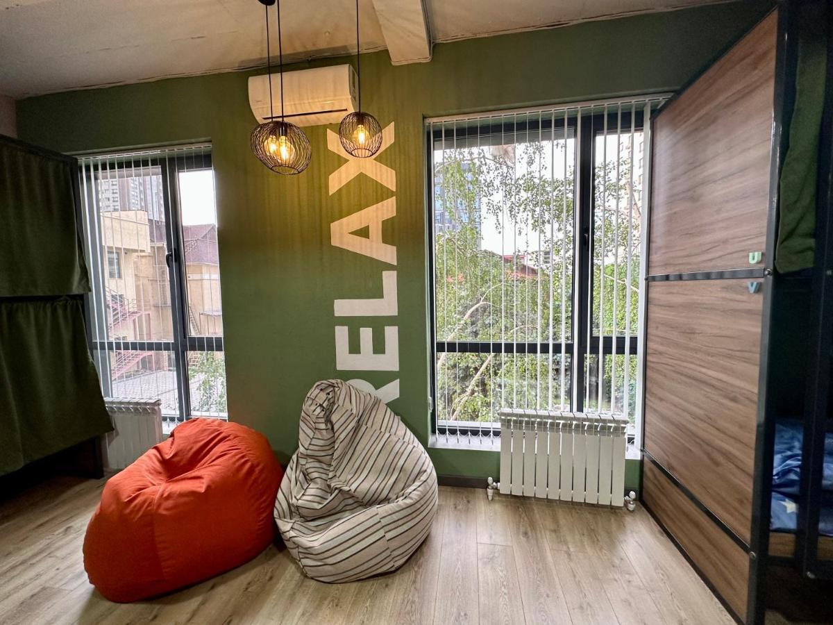 Izzzi Hostel Μπισκέκ Εξωτερικό φωτογραφία