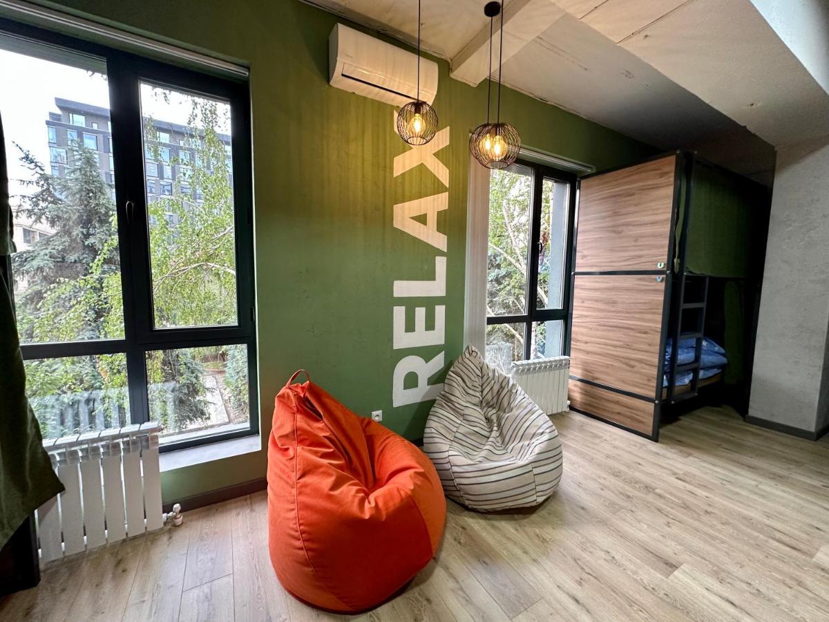 Izzzi Hostel Μπισκέκ Εξωτερικό φωτογραφία