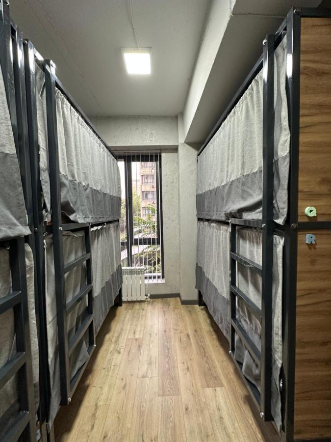 Izzzi Hostel Μπισκέκ Εξωτερικό φωτογραφία